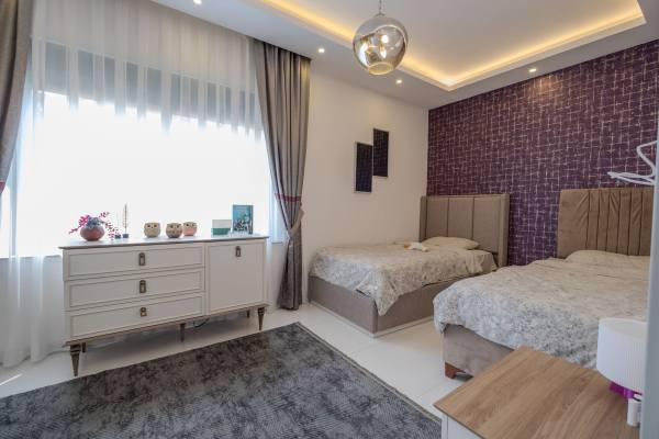 Alanya Oba’da, Lüks Sitede Geniş Bahçe Dubleksi 3+1