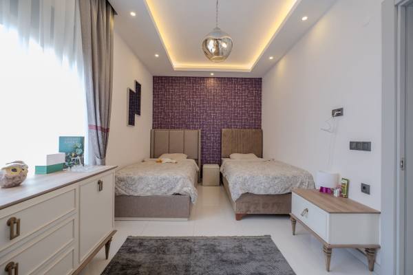 Alanya Oba’da, Lüks Sitede Geniş Bahçe Dubleksi 3+1