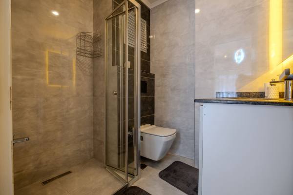 Alanya Oba’da, Lüks Sitede Geniş Bahçe Dubleksi 3+1