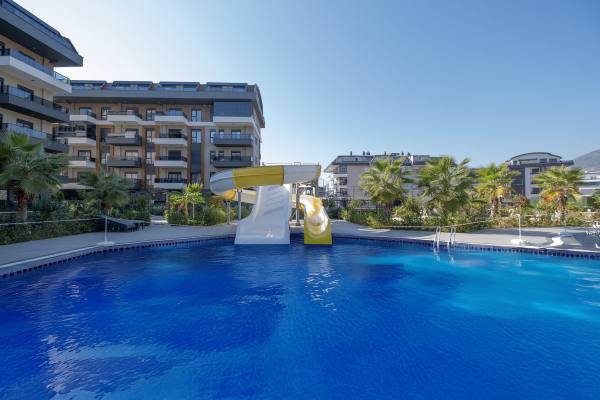 Alanya Oba’da, Lüks Sitede Geniş Bahçe Dubleksi 3+1