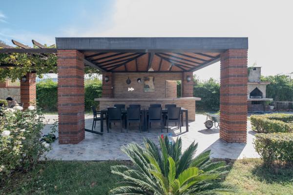 Urgent Sale – Spacious 2+1 Apartment on the First Coastline, Alanya Demirtaş