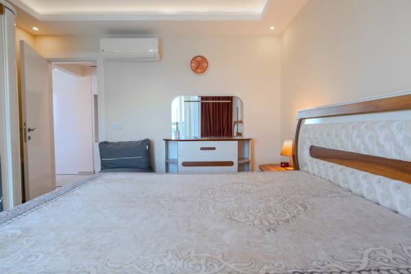 Просторная квартира 1+1 с большой террасой и видом на море