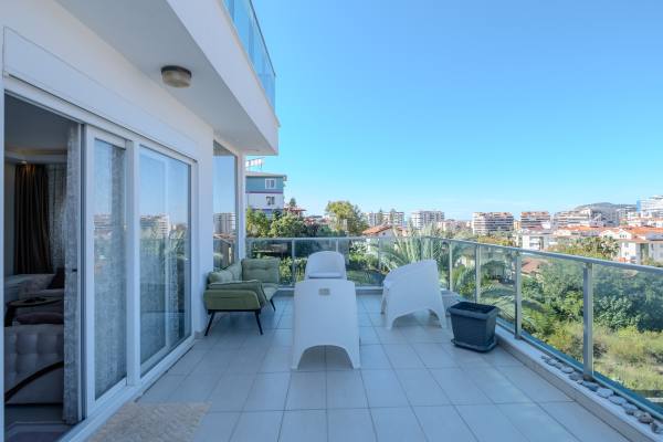 Просторная квартира 1+1 с большой террасой и видом на море