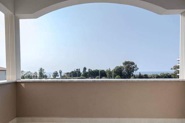 Kargıcak’ta Denize Sıfır Eşsiz Deniz Manzaralı 1+1 Daire