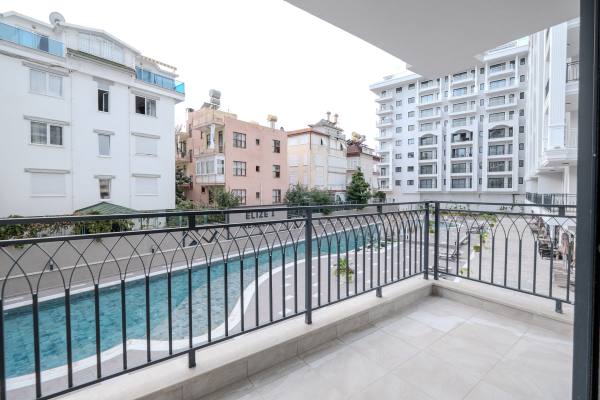 Alanya Cleopatra Plajı’na Yakın Premium Sınıf Konut Kompleksinde Satılık Daire