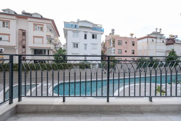 Alanya Cleopatra Plajı’na Yakın Premium Sınıf Konut Kompleksinde Satılık Daire