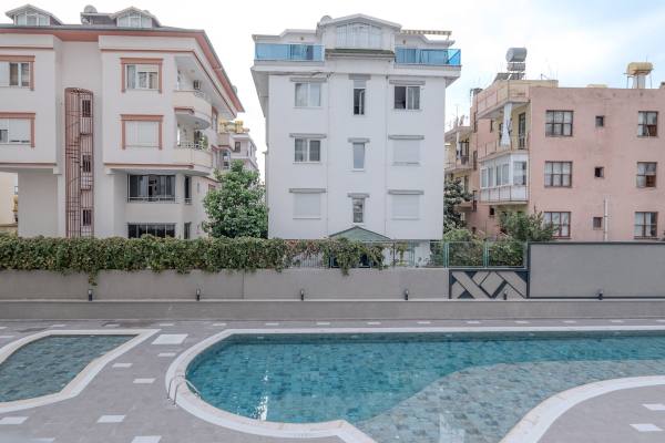 Alanya Cleopatra Plajı’na Yakın Premium Sınıf Konut Kompleksinde Satılık Daire