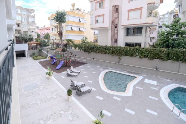 Alanya Cleopatra Plajı’na Yakın Premium Sınıf Konut Kompleksinde Satılık Daire