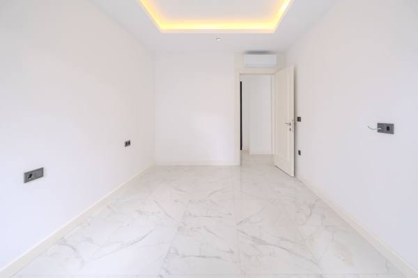 Alanya Cleopatra Plajı’na Yakın Premium Sınıf Konut Kompleksinde Satılık Daire