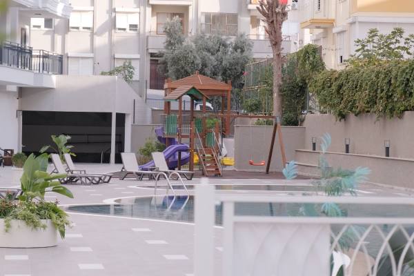 Alanya Cleopatra Plajı’na Yakın Premium Sınıf Konut Kompleksinde Satılık Daire