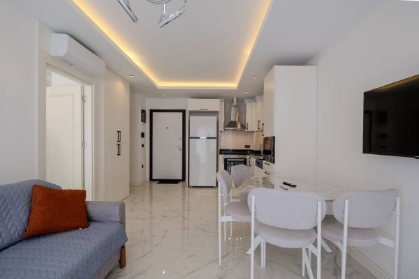 Alanya Merkezde Lüks Site İçinde 1+1