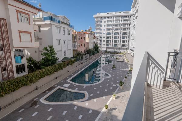 Alanya Merkezde Lüks Site İçinde 1+1