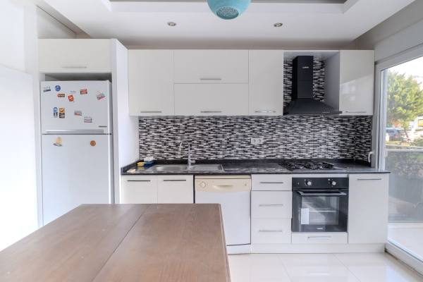 Меблированный Дуплекс в 100 Метрах От Моря по Горячей Цене в Кестель, Аланья