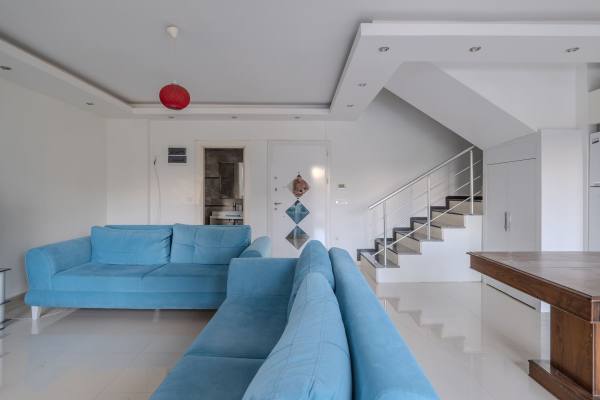 Меблированный Дуплекс в 100 Метрах От Моря по Горячей Цене в Кестель, Аланья