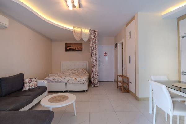 Alanya Cleopatra’da 1+0 Kiralık Eşyalı Daire