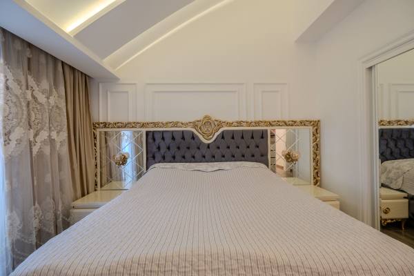 Exclusive 3+1 Apartment with Terrace and Sea View in the Heart of Alanya