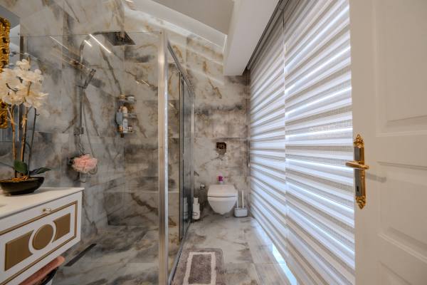 Exclusive 3+1 Apartment with Terrace and Sea View in the Heart of Alanya