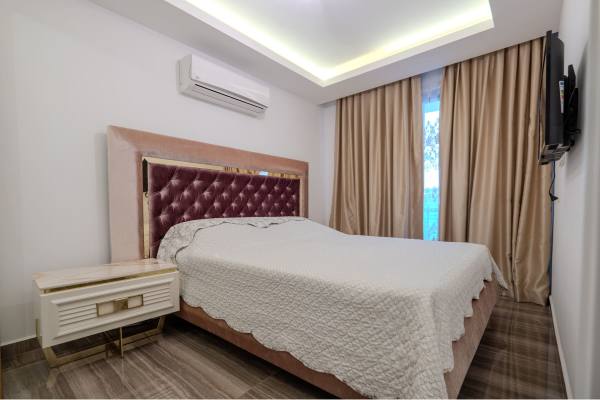 Exclusive 3+1 Apartment with Terrace and Sea View in the Heart of Alanya