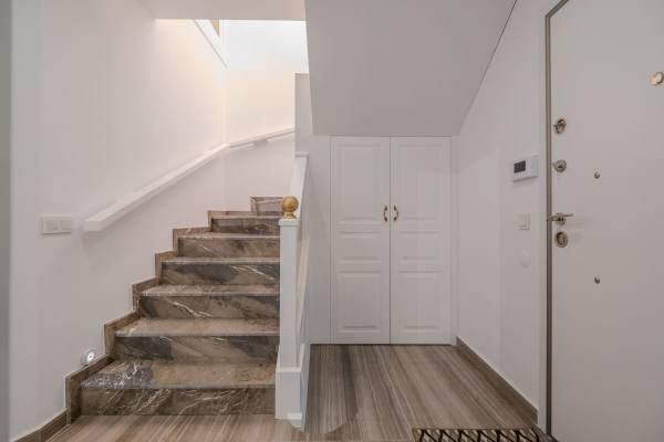 Exclusive 3+1 Apartment with Terrace and Sea View in the Heart of Alanya