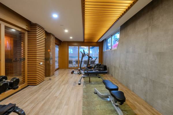 Exclusive 3+1 Apartment with Terrace and Sea View in the Heart of Alanya