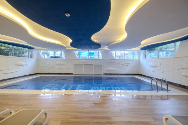 Exclusive 3+1 Apartment with Terrace and Sea View in the Heart of Alanya