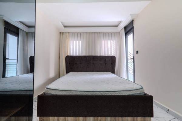 Alanya Merkezde Denize 150m Eşyalı Kiralık Daire