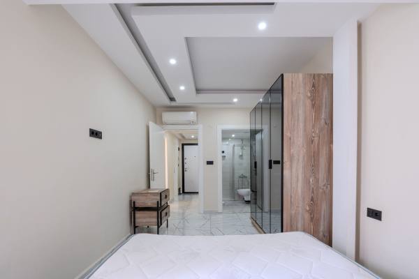 Alanya Merkezde Denize 150m Eşyalı Kiralık Daire