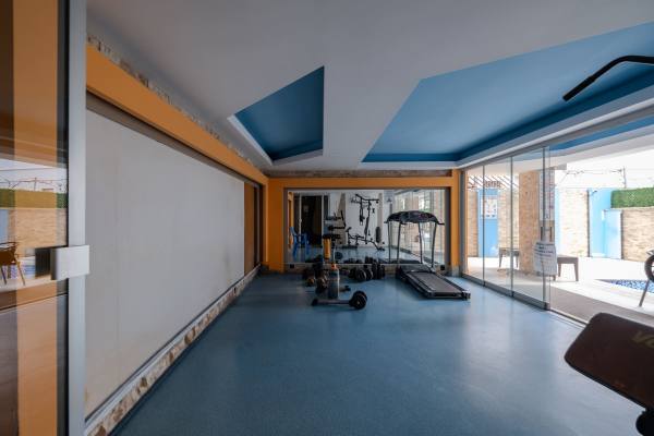 Alanya Merkezde Denize 150m Eşyalı Kiralık Daire