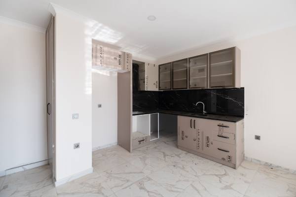 AVSALLAR’DA DOĞA & HAVUZ MANZARALI, FIRSAT 1+1 DAİRE