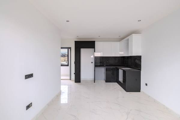 ALANYA OBA’DA TAM DONANIMLI YENİ KOMPLEKS İÇİNDE 1+1 DAİRE