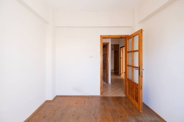 Alanya'da Merkezi Konumda Geniş Oda Kullanımlı 3+1 Kiralık