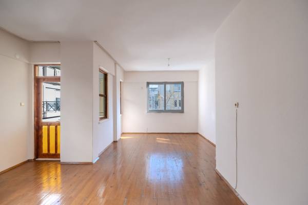 Alanya'da Merkezi Konumda Geniş Oda Kullanımlı 3+1 Kiralık