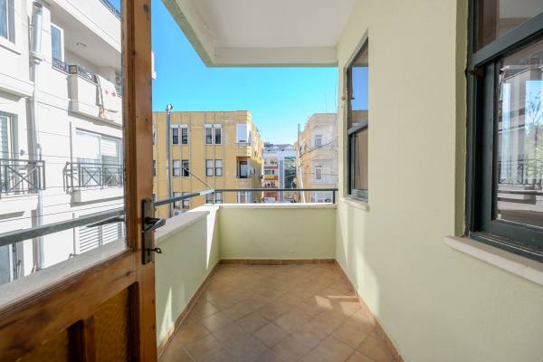 Alanya'da Merkezi Konumda Geniş Oda Kullanımlı 3+1 Kiralık