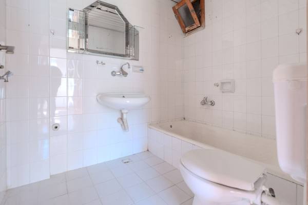 Alanya'da Merkezi Konumda Geniş Oda Kullanımlı 3+1 Kiralık