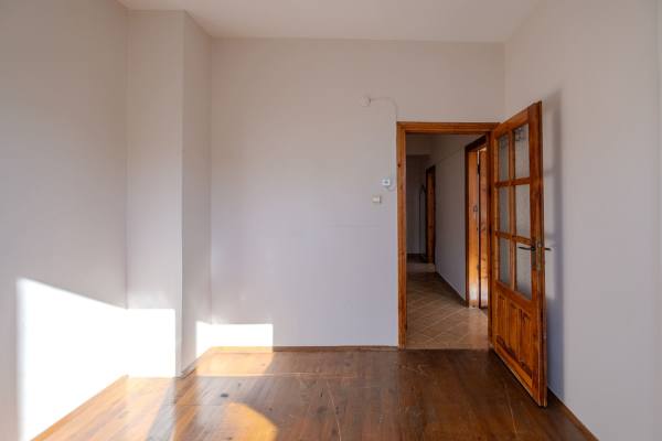 Alanya'da Merkezi Konumda Geniş Oda Kullanımlı 3+1 Kiralık