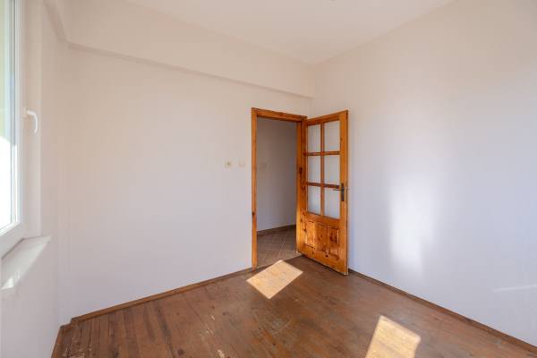 Alanya'da Merkezi Konumda Geniş Oda Kullanımlı 3+1 Kiralık