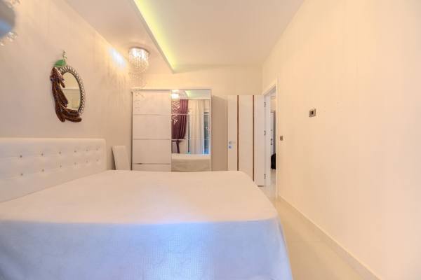 Mahmutlar’da Premium Kompleks İçinde Kiralık Geniş 1+1 Daire — Denize 200 Metre