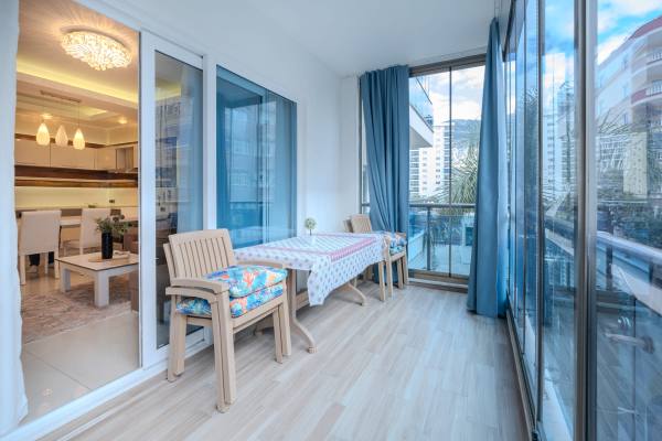 Mahmutlar’da Premium Kompleks İçinde Kiralık Geniş 1+1 Daire — Denize 200 Metre