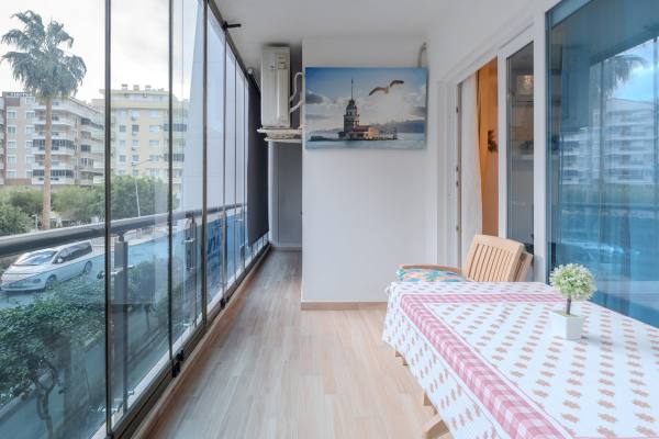 Mahmutlar’da Premium Kompleks İçinde Kiralık Geniş 1+1 Daire — Denize 200 Metre