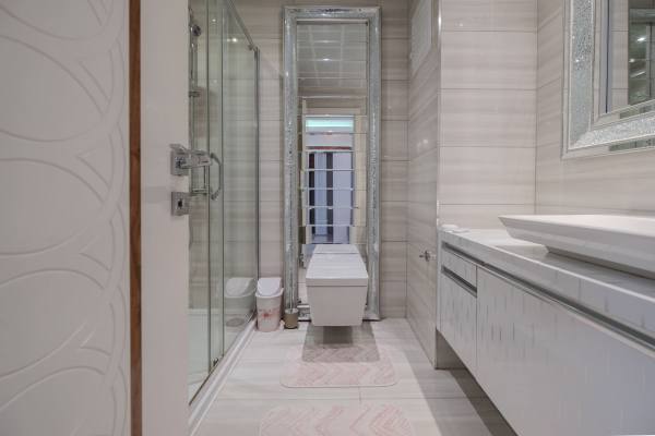 Mahmutlar’da Premium Kompleks İçinde Kiralık Geniş 1+1 Daire — Denize 200 Metre