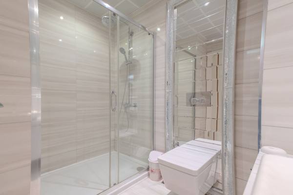 Mahmutlar’da Premium Kompleks İçinde Kiralık Geniş 1+1 Daire — Denize 200 Metre