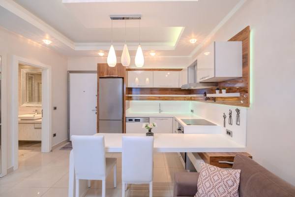 Mahmutlar’da Premium Kompleks İçinde Kiralık Geniş 1+1 Daire — Denize 200 Metre