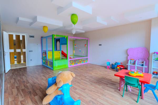 Mahmutlar’da Premium Kompleks İçinde Kiralık Geniş 1+1 Daire — Denize 200 Metre