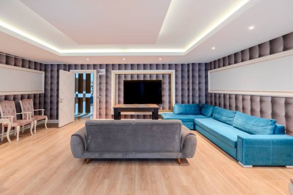 Mahmutlar’da Premium Kompleks İçinde Kiralık Geniş 1+1 Daire — Denize 200 Metre