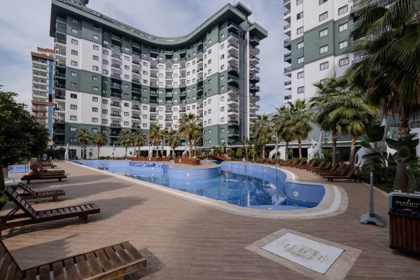 Mahmutlar Serenity Residence Sitesinde Deniz Manzaralı Satılık 2+1 Daire