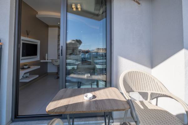 Alanya Cleopatra'da Denize Sadece 800 Metre Konumunda 1+1 Eşyalı Daire