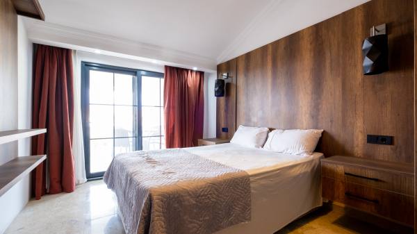 Alanya, Türkler'de Uygun Fiyata 4+2 Eşyalı Villa