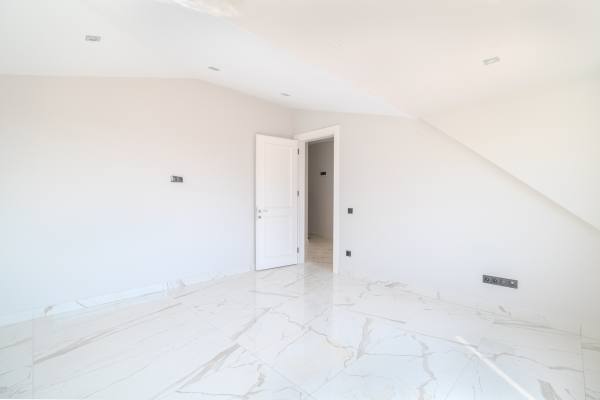 ALANYA SUGÖZÜNDE KİRALIK DUBLEKS OFİS