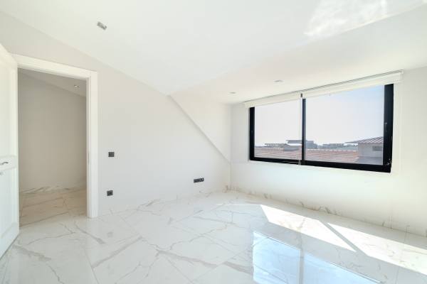 ALANYA SUGÖZÜNDE KİRALIK DUBLEKS OFİS