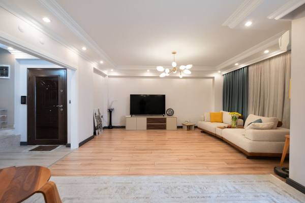 Alanya Saray Mahallesinde Satılık 4+1 Eşyalı Daire
